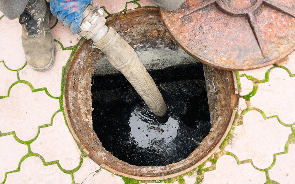 déboucher une canalisation wc Mantes-la-Jolie